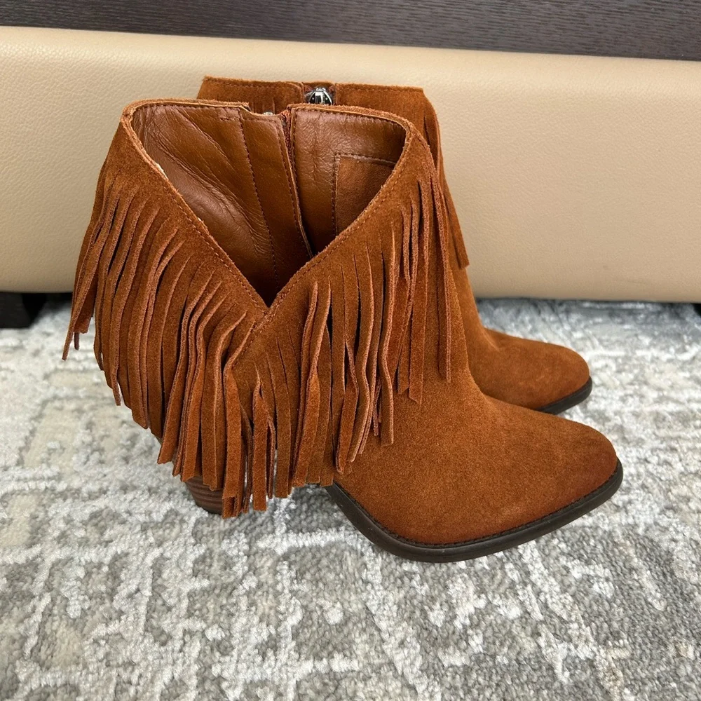 NWT Jessica Simpson Brown Suede Fringe Heeled Bootie Side Zipper in Size 7. - Picture 3 of 5